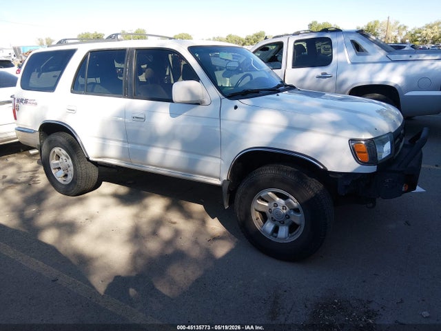 Salvage Toyota 4Runner Image