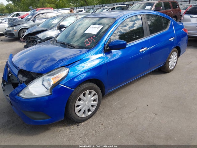 Nissan Versa