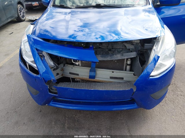 Nissan Versa