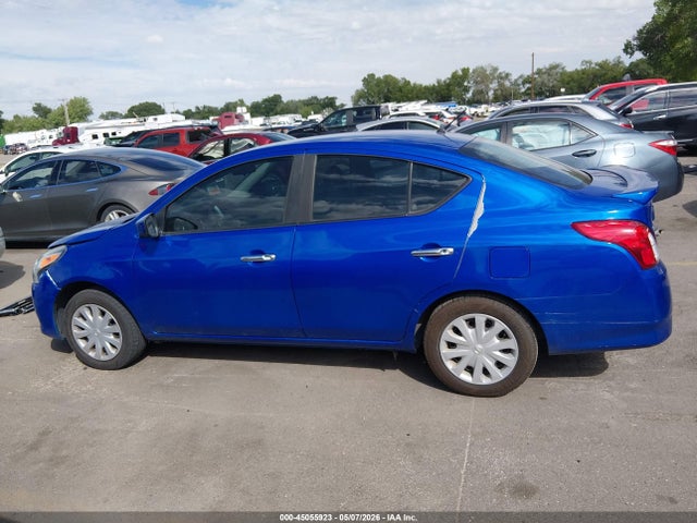 Nissan Versa