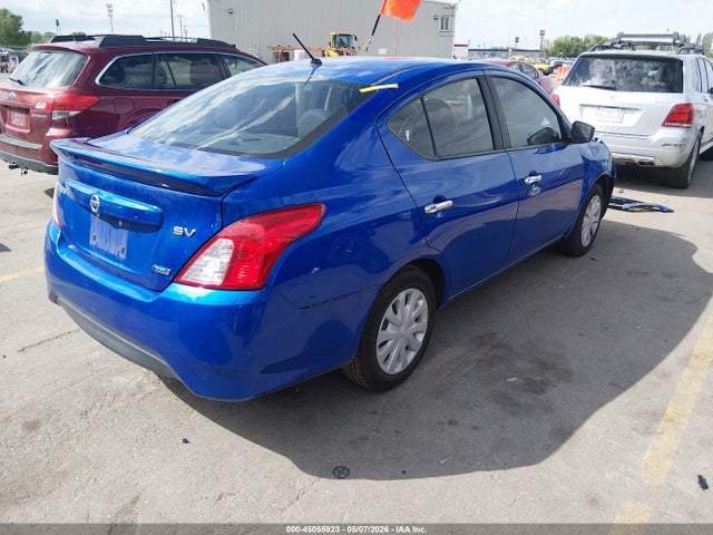 Nissan Versa