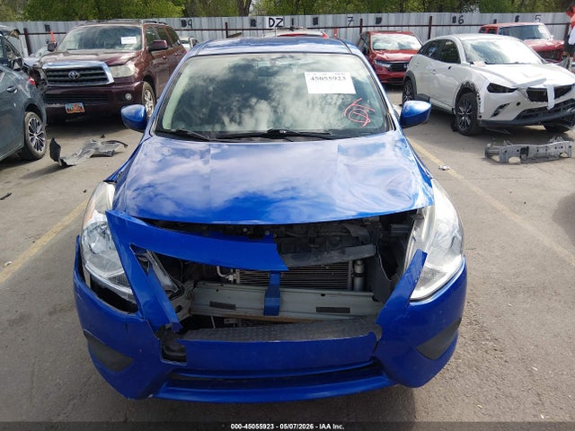 Nissan Versa