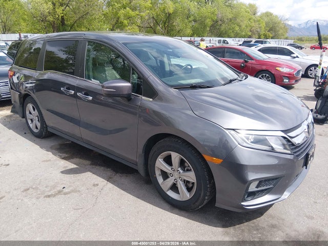 Salvage Honda Odyssey Image