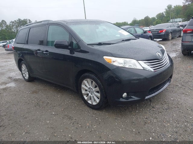 Salvage Toyota Sienna Image