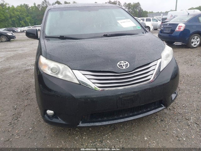 Toyota Sienna Xle Premium 7 Passenger
