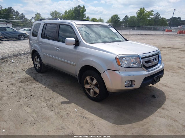 Salvage Honda Pilot Image