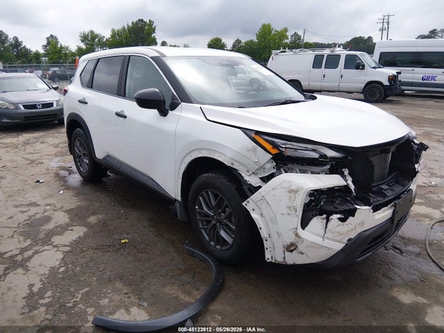 Salvage Nissan Rogue Image