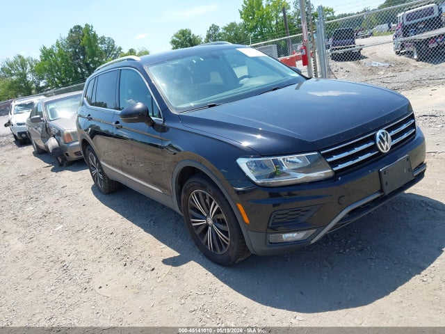 Salvage Volkswagen Tiguan Image