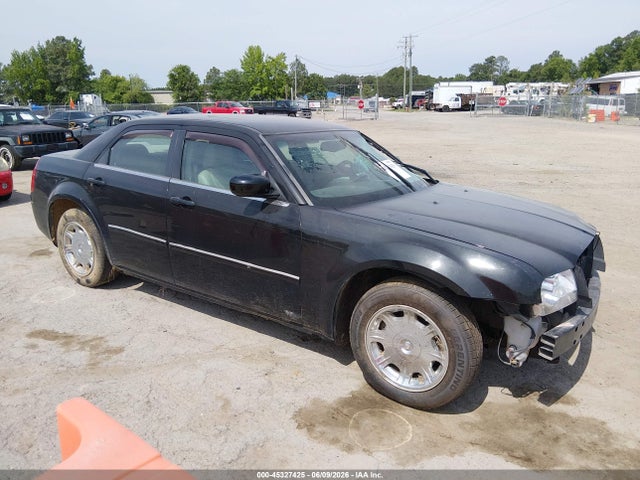 Salvage Chrysler 300 Image