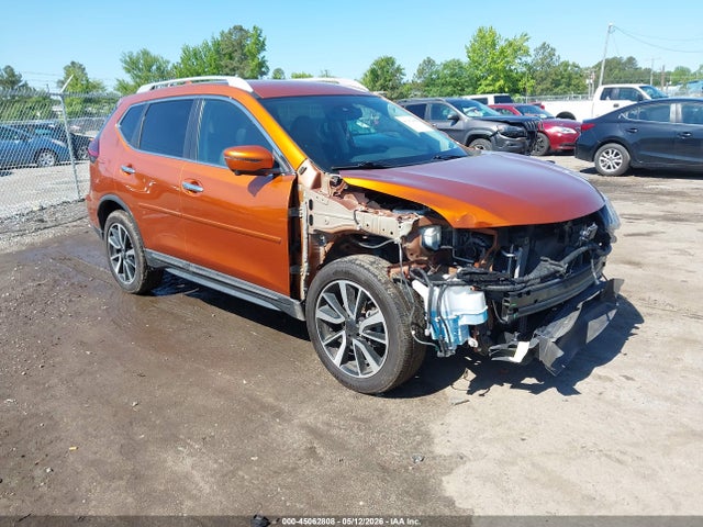 Salvage Nissan Rogue Image