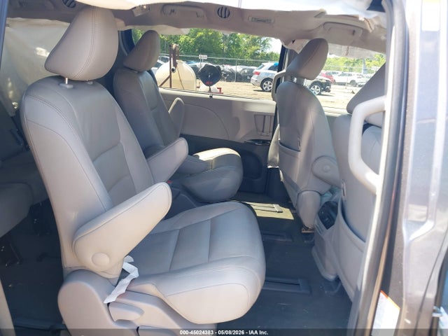 Toyota Sienna Xle Premium 7 Passenger