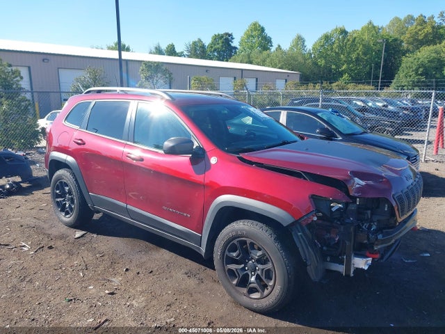 Salvage Jeep Cherokee Image