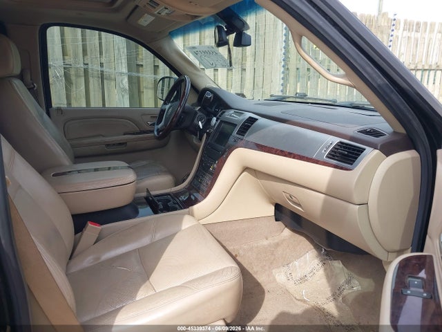 Cadillac Escalade Standard
