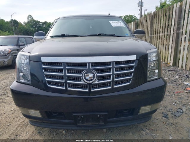 Cadillac Escalade Standard