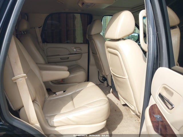 Cadillac Escalade Standard