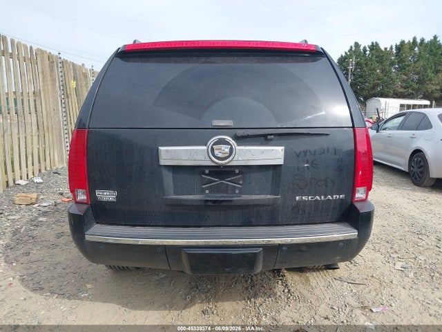 Cadillac Escalade Standard