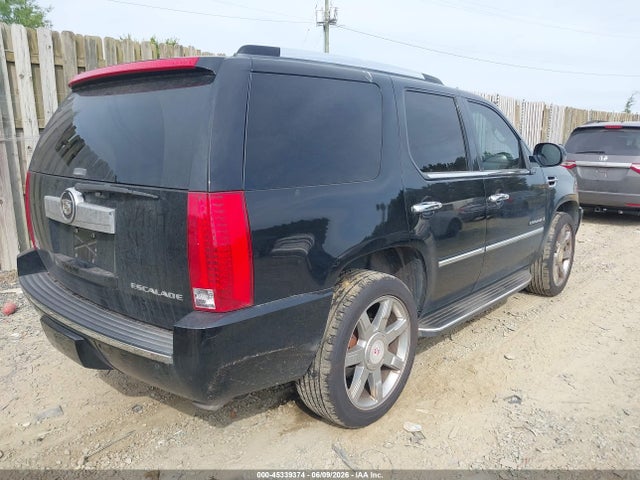 Cadillac Escalade Standard