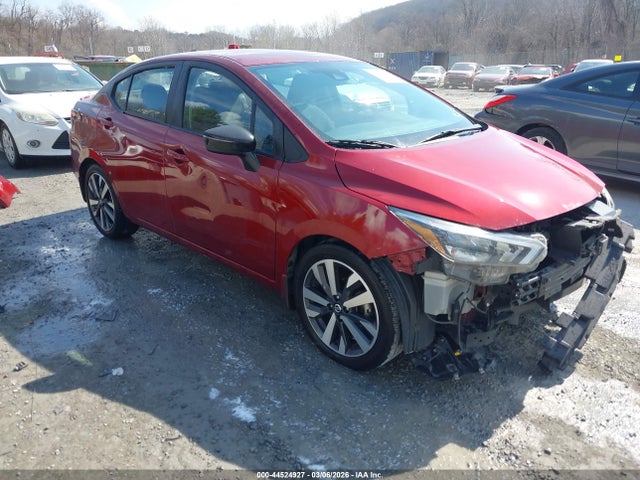 Salvage Nissan Versa Image