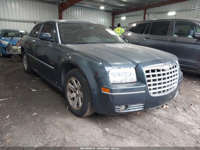 Salvage Chrysler 300 Image
