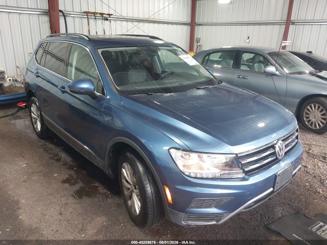 Salvage Volkswagen Tiguan Image