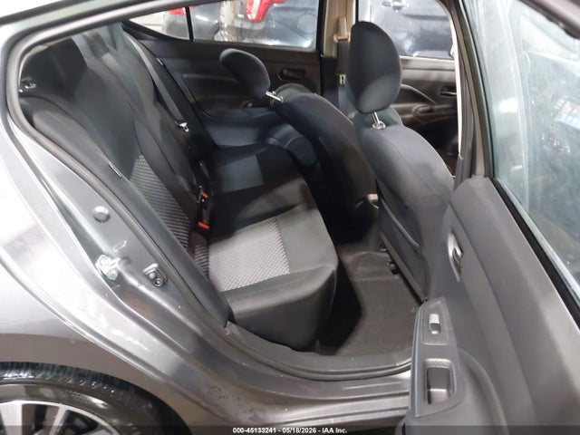 Nissan Versa 1.6 S