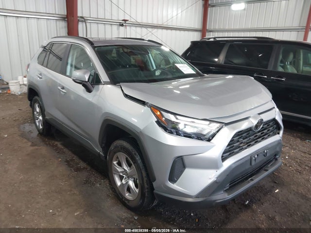 Salvage Toyota RAV4 Image