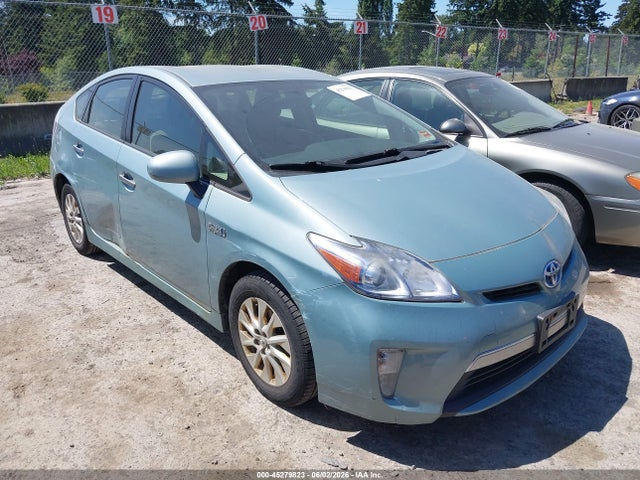 Salvage Toyota Prius Image