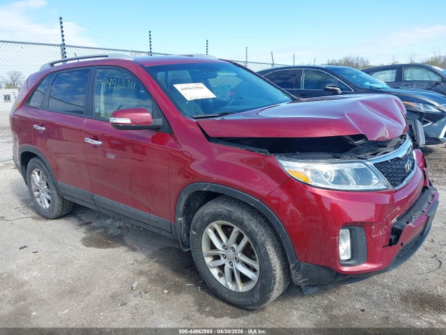 Salvage Kia Sorento Image
