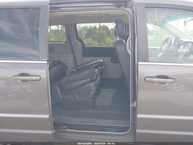 Chrysler Town & Country Touring Plus