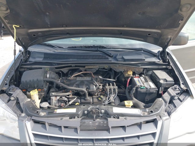 Chrysler Town & Country Touring Plus