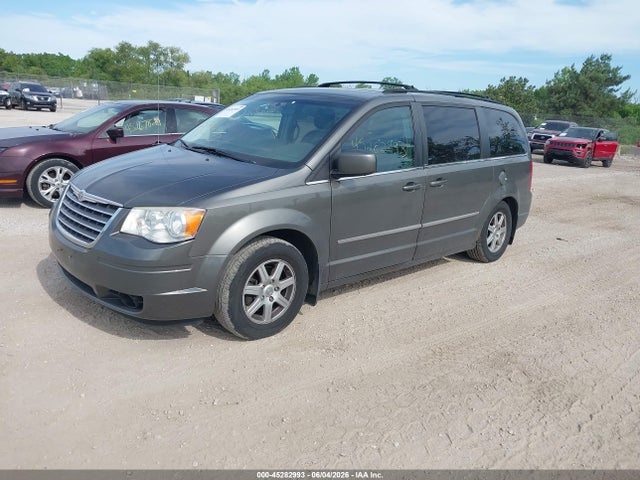 Chrysler Town & Country Touring Plus
