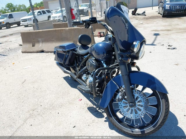 Salvage Harley-Davidson Flhx Image
