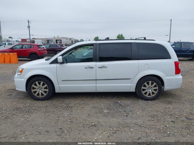 Chrysler Town & Country Touring