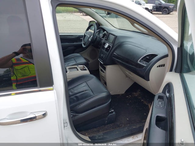 Chrysler Town & Country Touring
