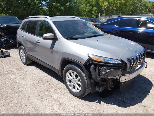 Salvage Jeep Cherokee Image