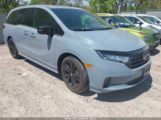 Salvage Honda Odyssey Image