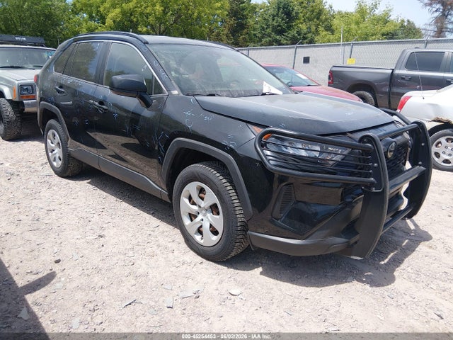 Salvage Toyota RAV4 Image