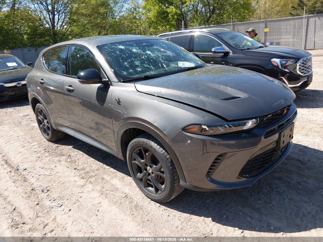 Salvage Dodge Hornet Image