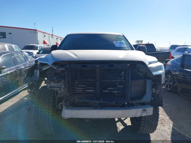 Toyota Tundra Sr5