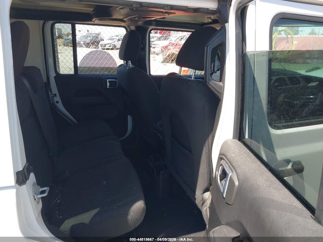 Jeep Wrangler 4-door Sahara 4x4