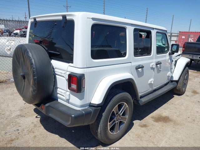 Jeep Wrangler 4-door Sahara 4x4