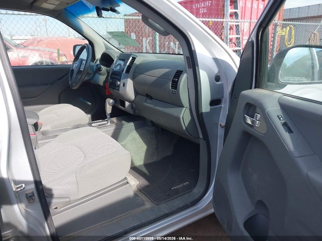 Nissan Frontier Sv