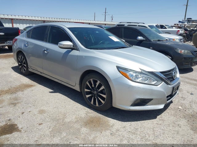 Salvage Nissan Altima Image