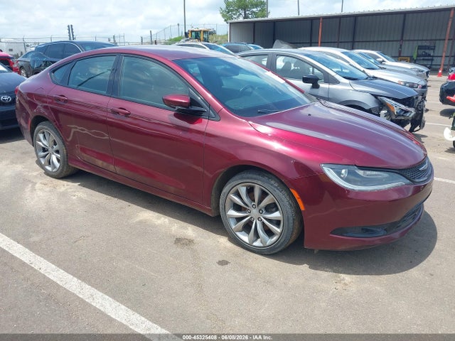 Salvage Chrysler 200 Image