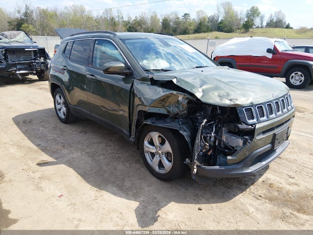 Salvage Jeep Compass Image