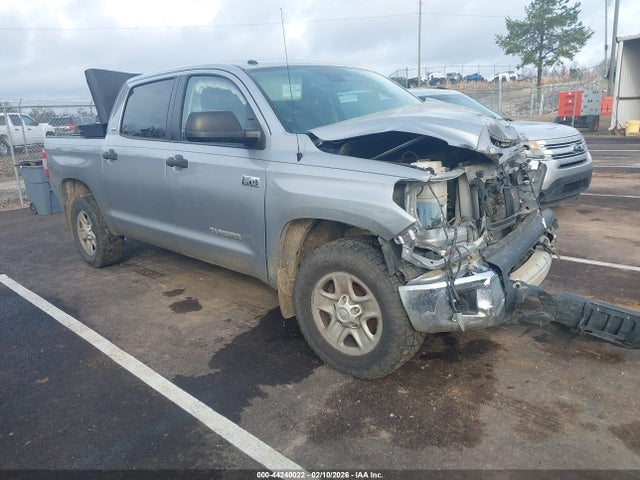 Salvage Toyota Tundra Image