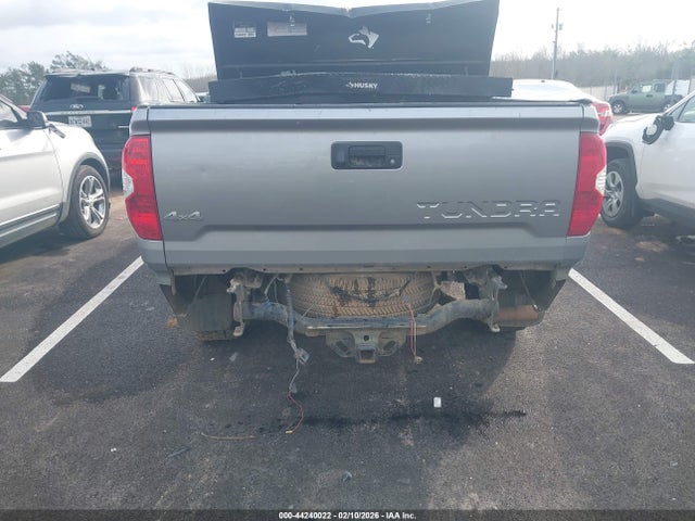 Toyota Tundra Sr5 5.7l V8