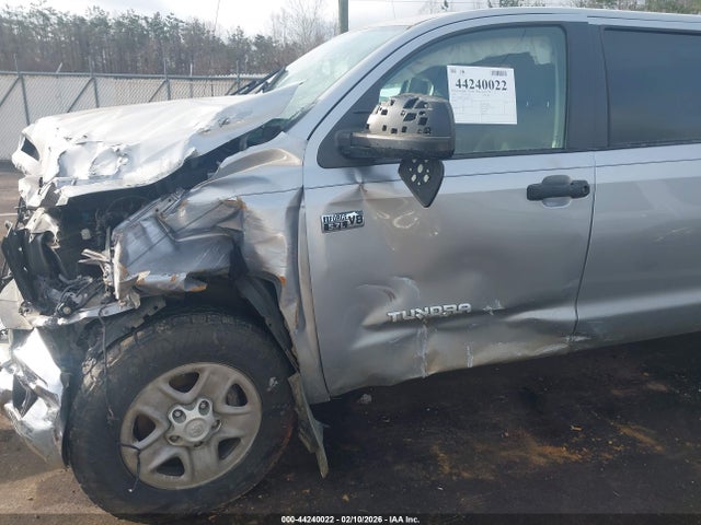 Toyota Tundra Sr5 5.7l V8