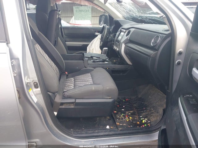 Toyota Tundra Sr5 5.7l V8