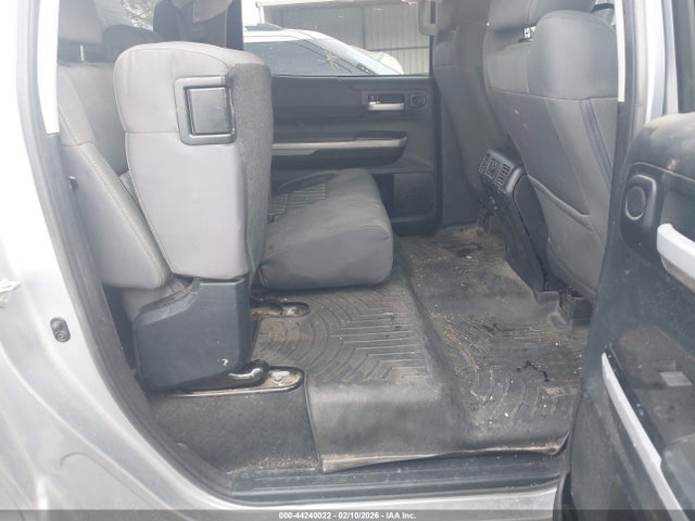 Toyota Tundra Sr5 5.7l V8